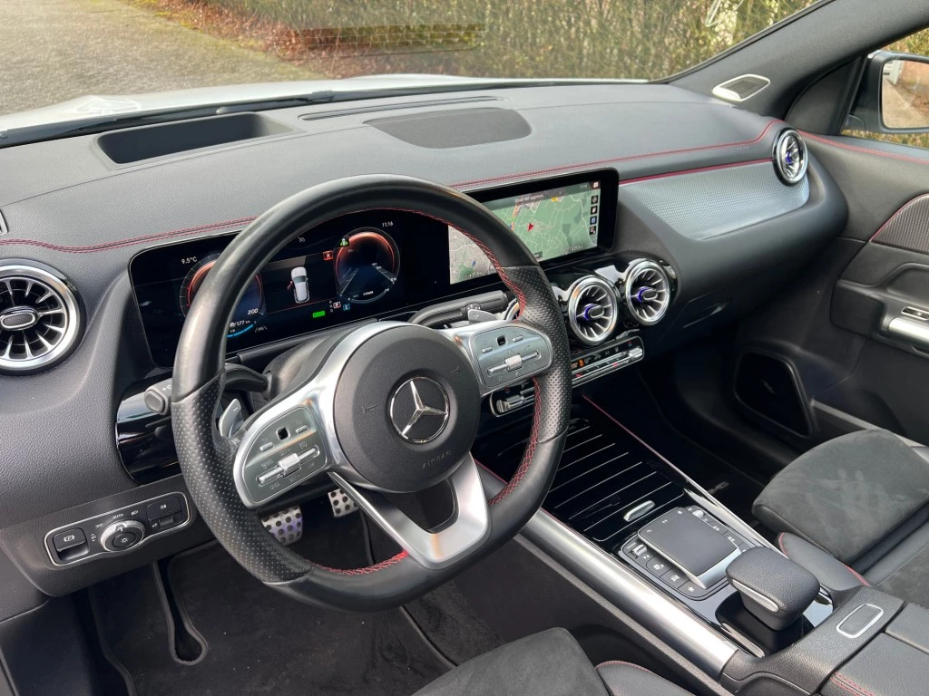 Hoofdafbeelding Mercedes-Benz EQA