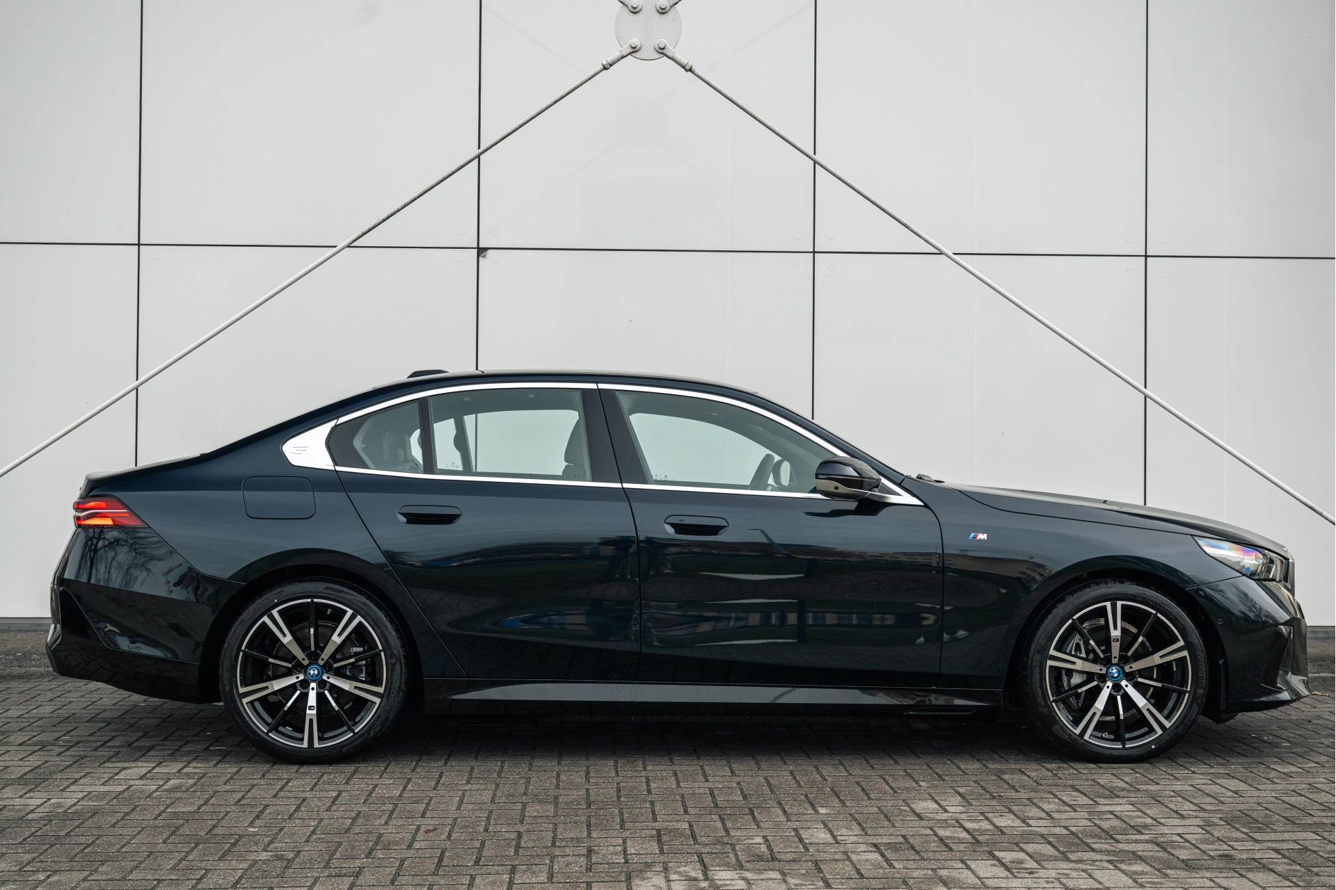 Hoofdafbeelding BMW i5