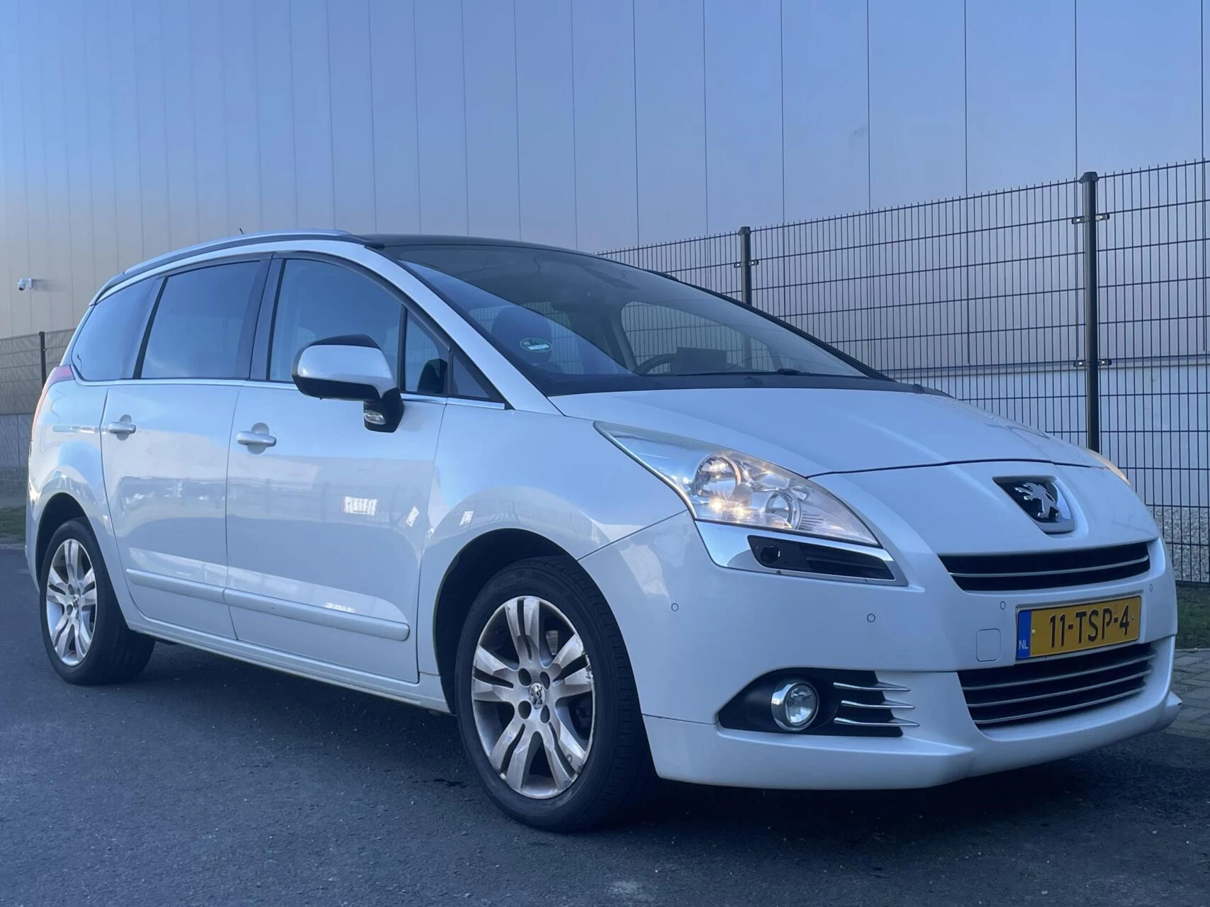 Hoofdafbeelding Peugeot 5008