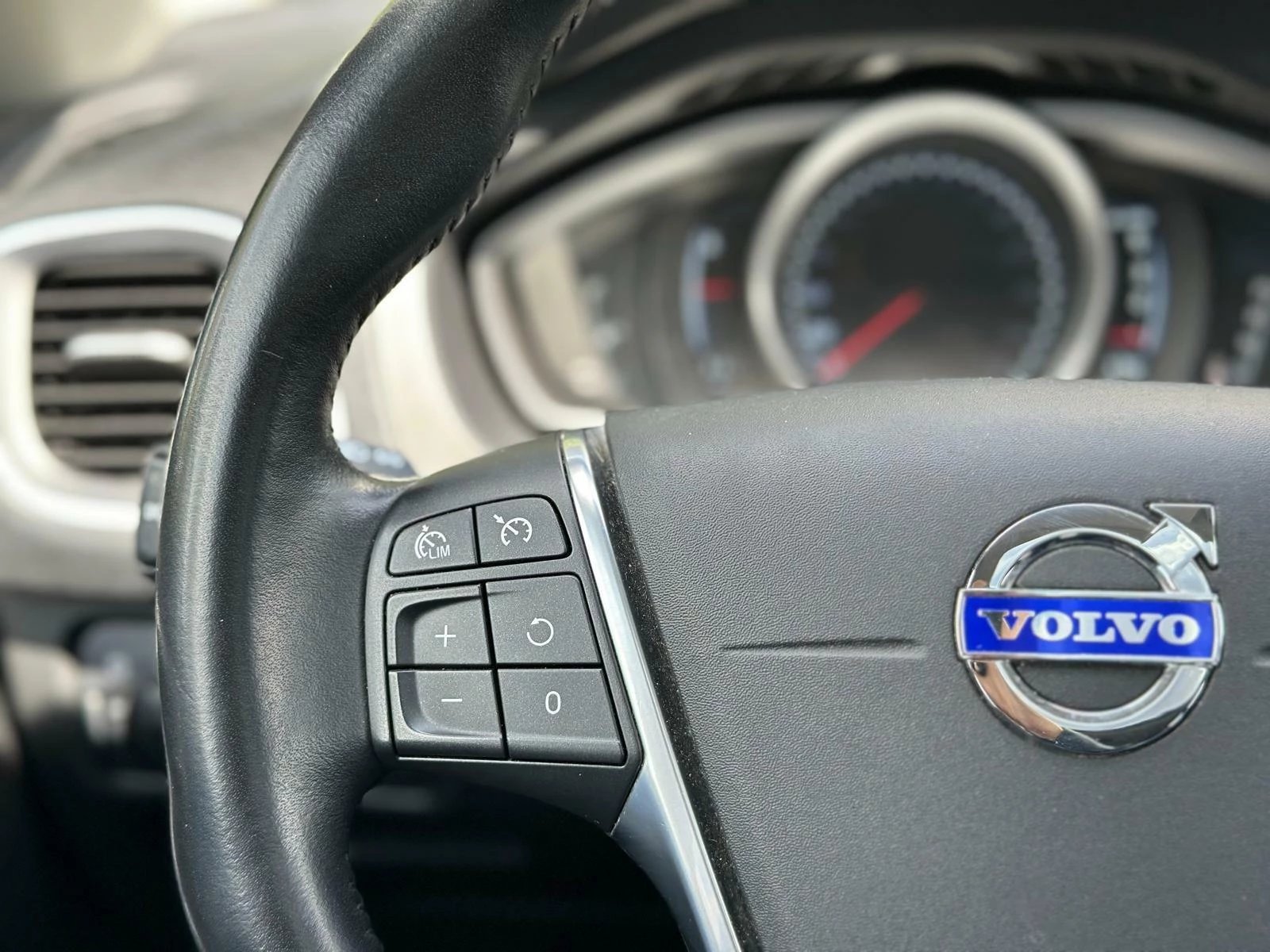 Hoofdafbeelding Volvo V40