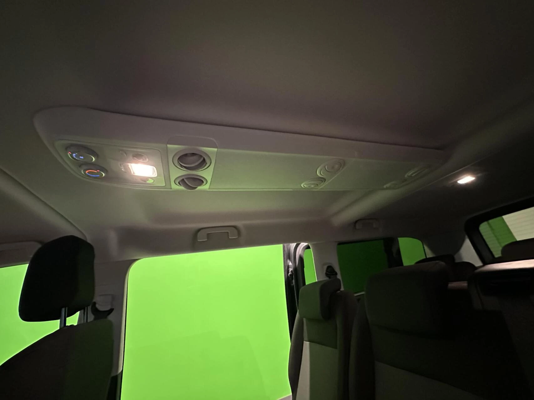 Hoofdafbeelding Peugeot e-Traveller