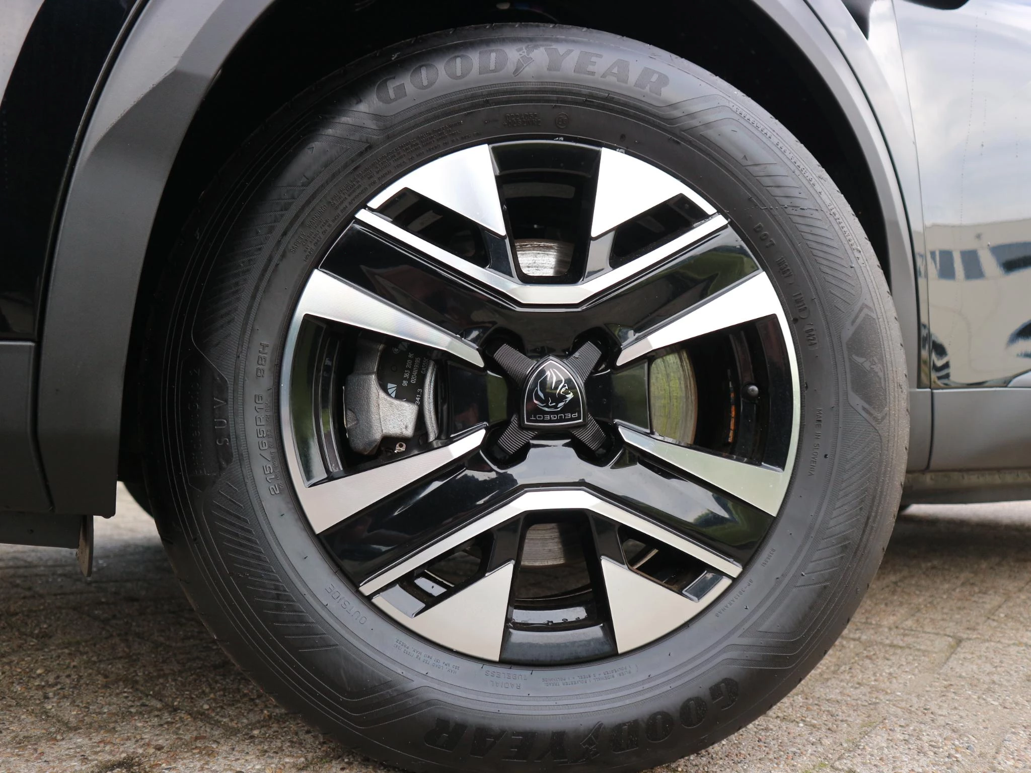 Hoofdafbeelding Peugeot e-2008