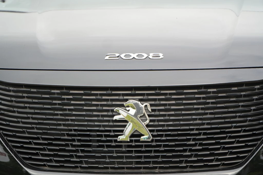 Hoofdafbeelding Peugeot e-2008
