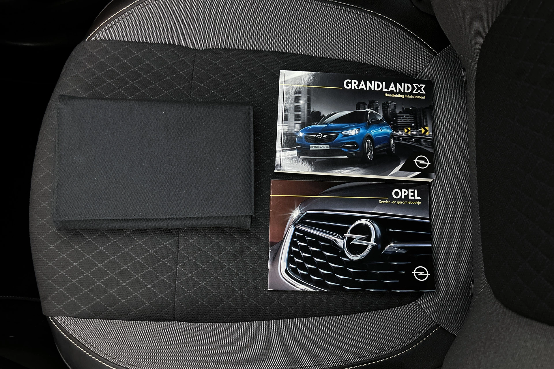 Hoofdafbeelding Opel Grandland X