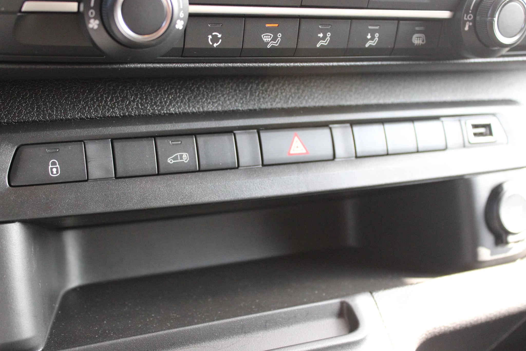 Hoofdafbeelding Peugeot e-Expert