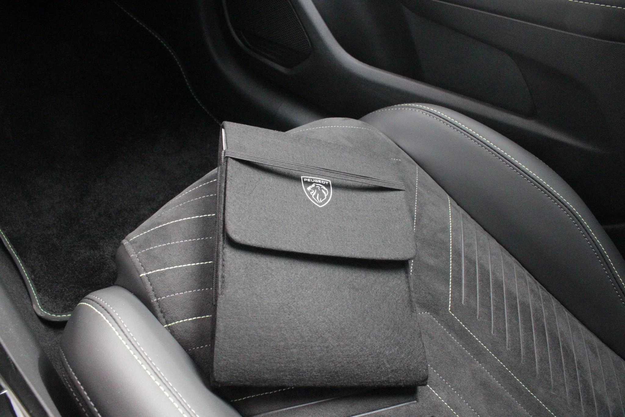 Hoofdafbeelding Peugeot e-208