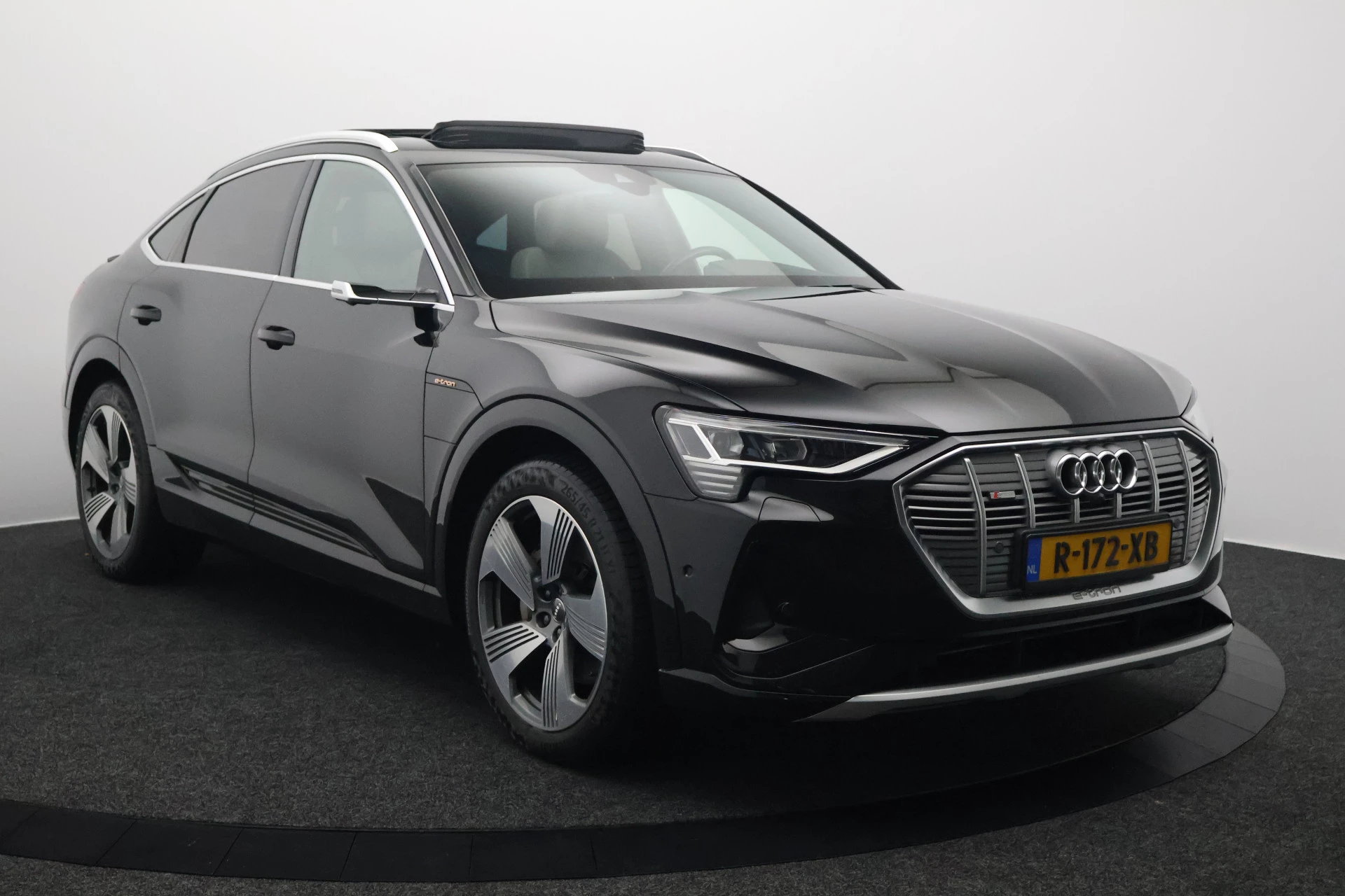 Hoofdafbeelding Audi e-tron