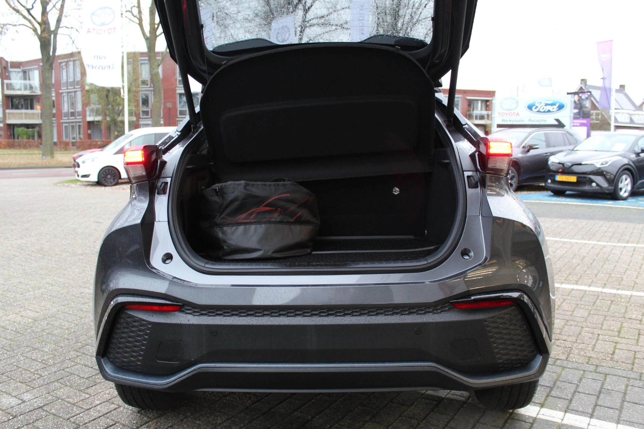 Hoofdafbeelding Toyota C-HR