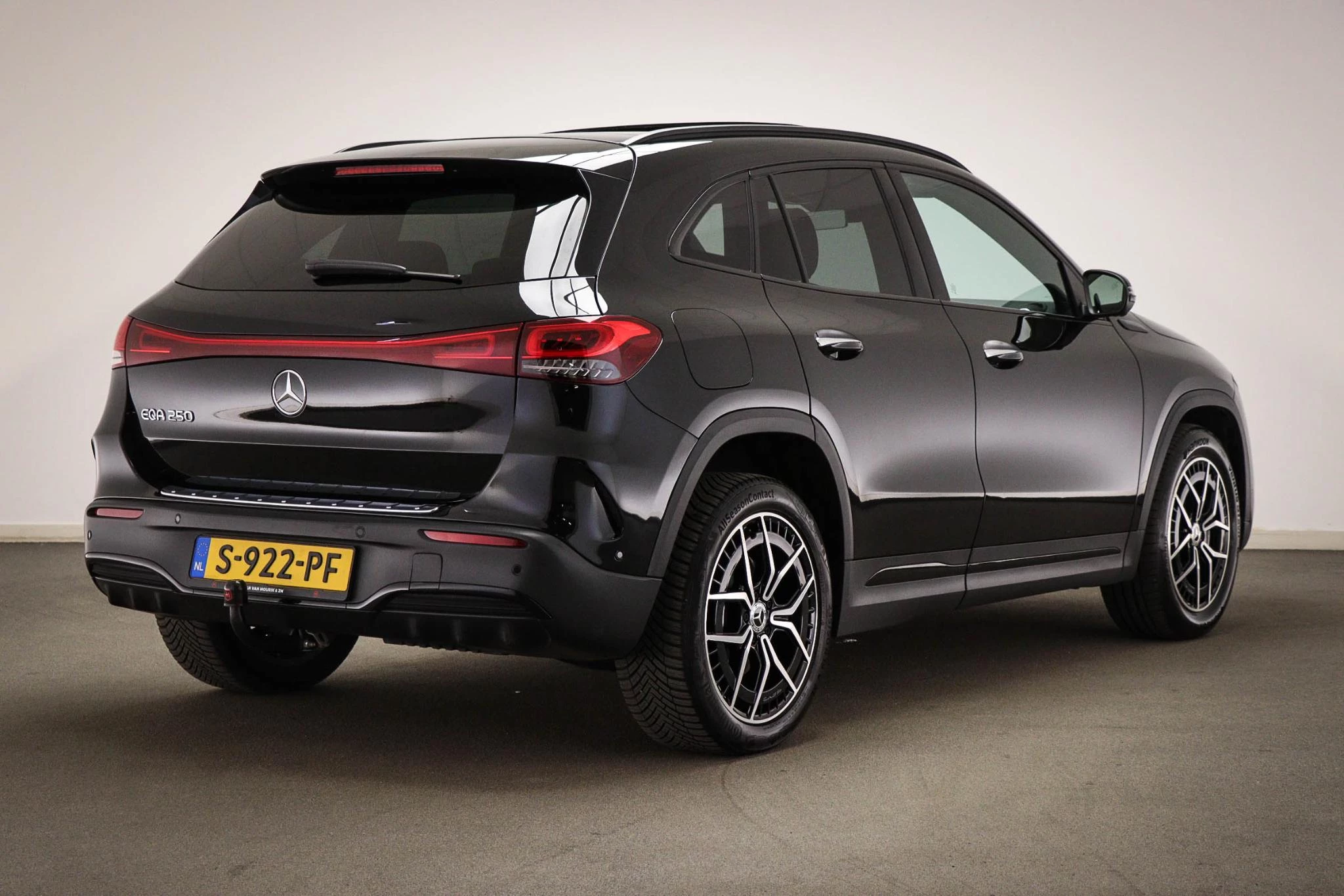 Hoofdafbeelding Mercedes-Benz EQA