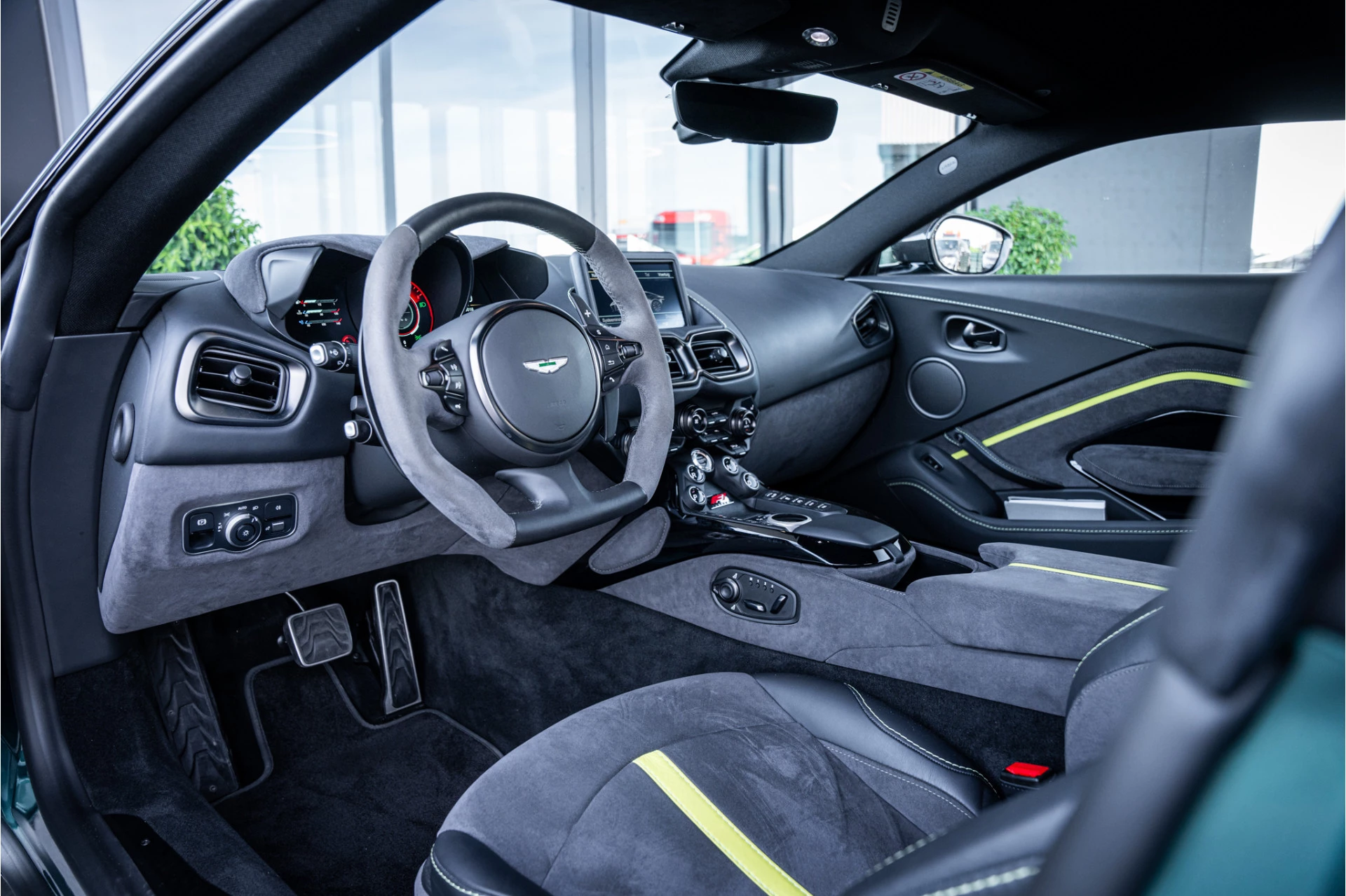 Hoofdafbeelding Aston Martin V8 Vantage