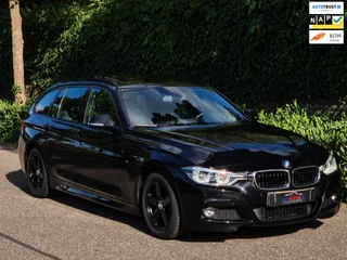 BMW 3-serie Touring 320i High Executive M Sport Panorama Apple CarPlay Trekhaak NAP APK Rijklaar