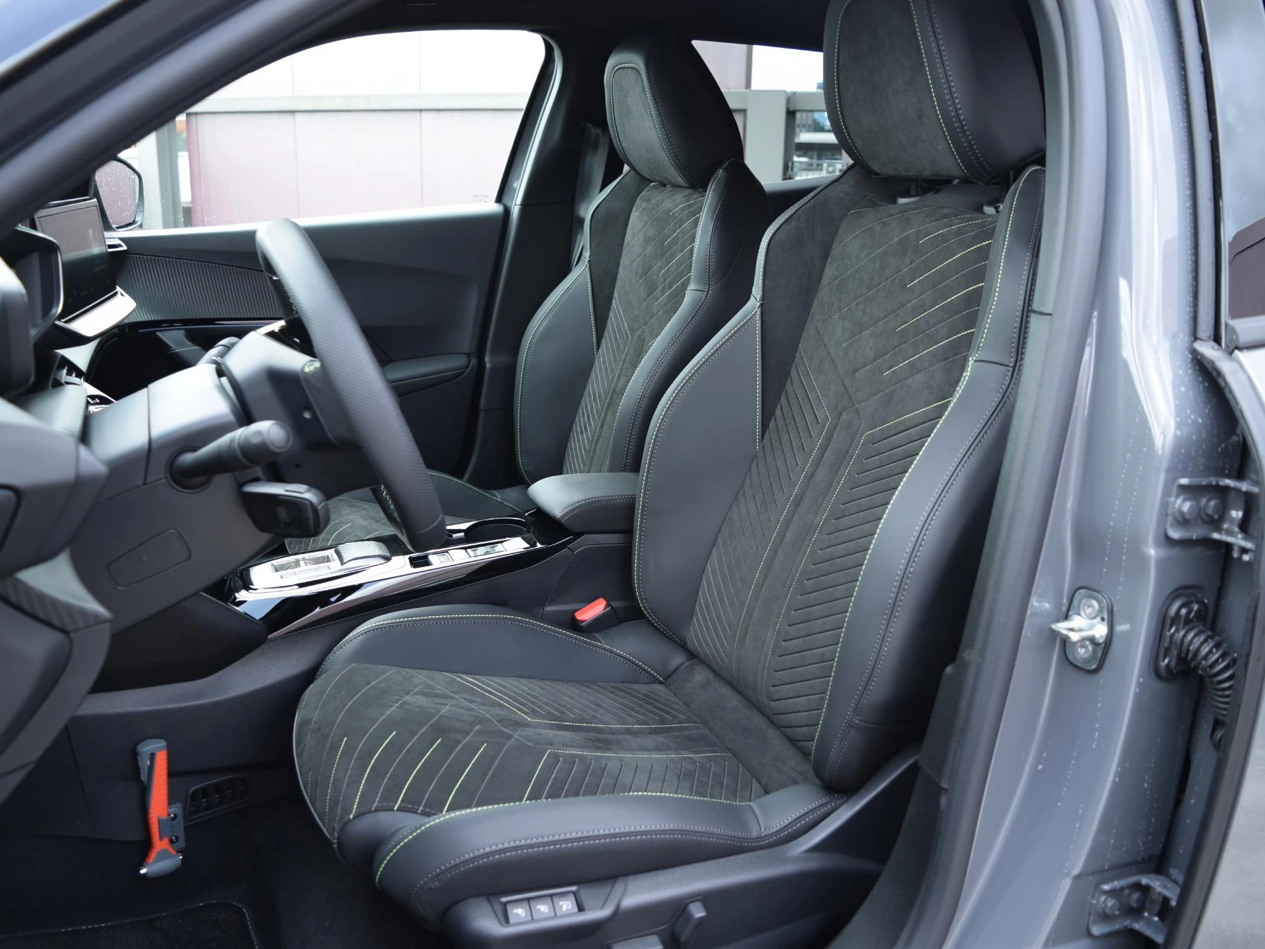 Hoofdafbeelding Peugeot e-2008