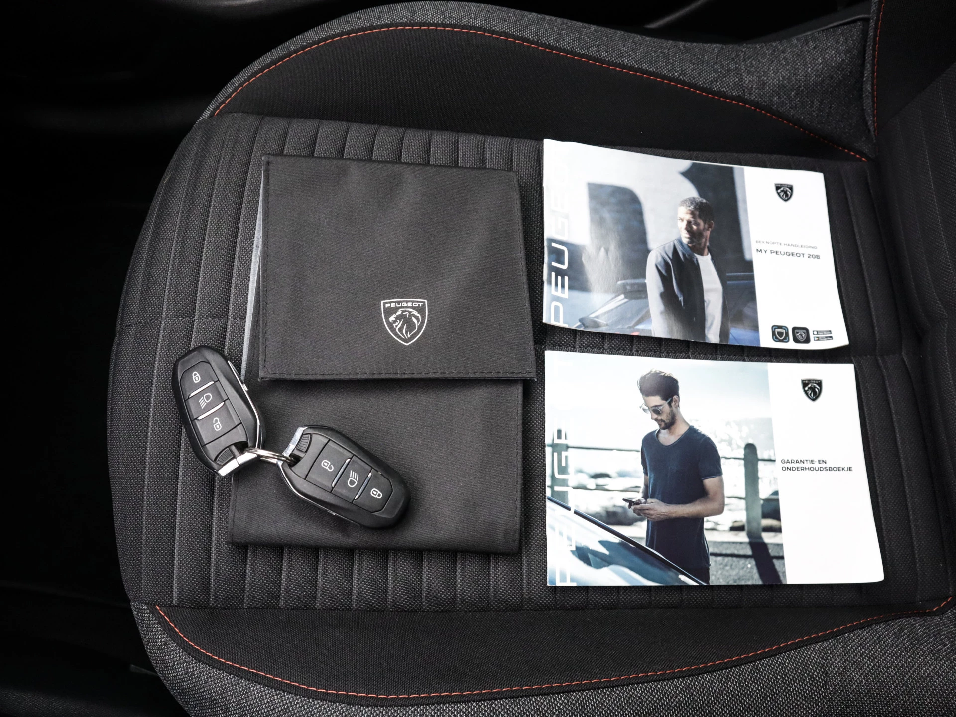 Hoofdafbeelding Peugeot e-208