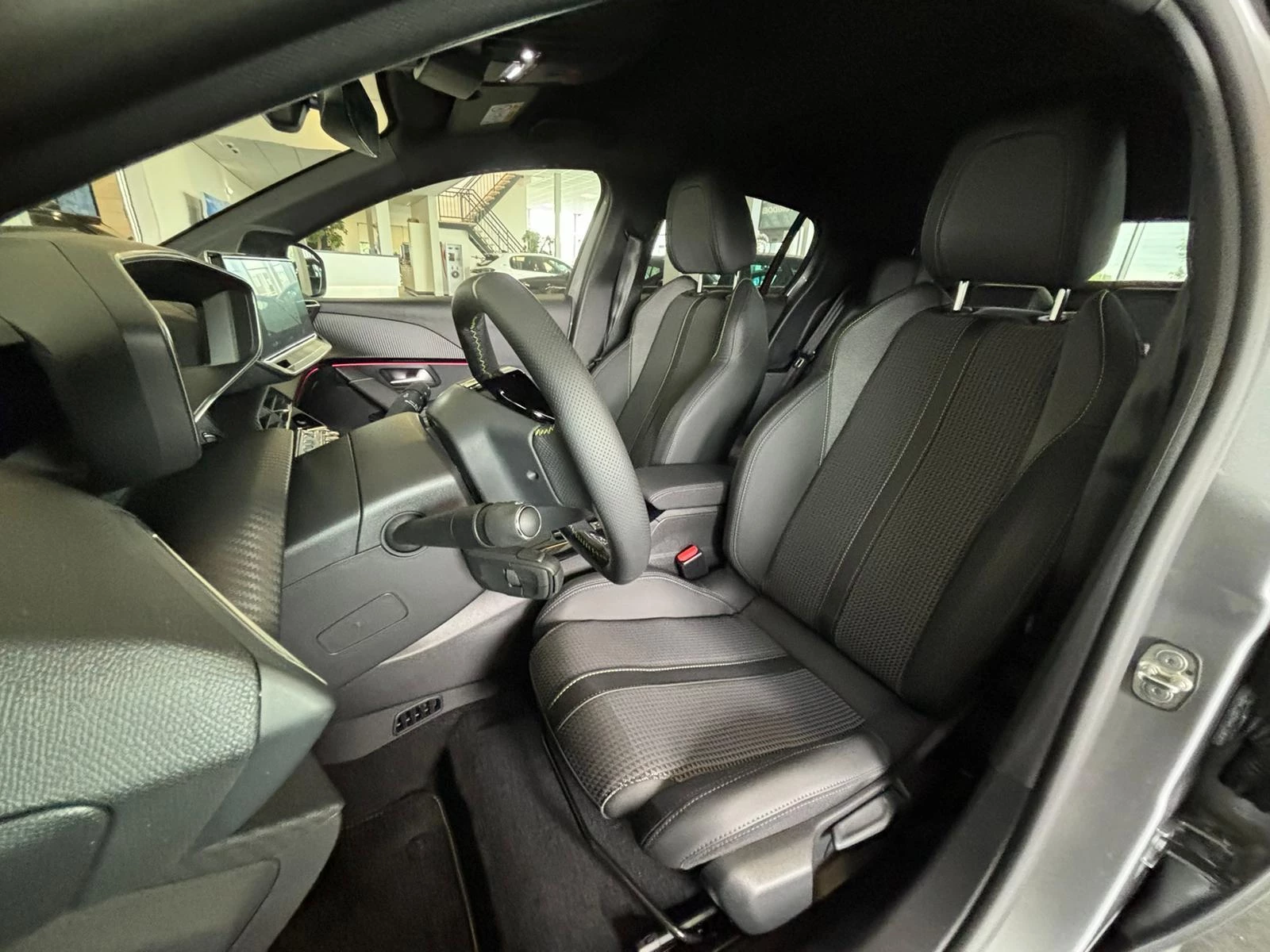 Hoofdafbeelding Peugeot e-208