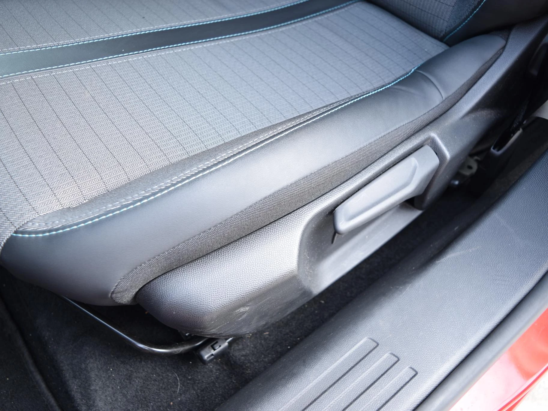 Hoofdafbeelding Peugeot e-2008