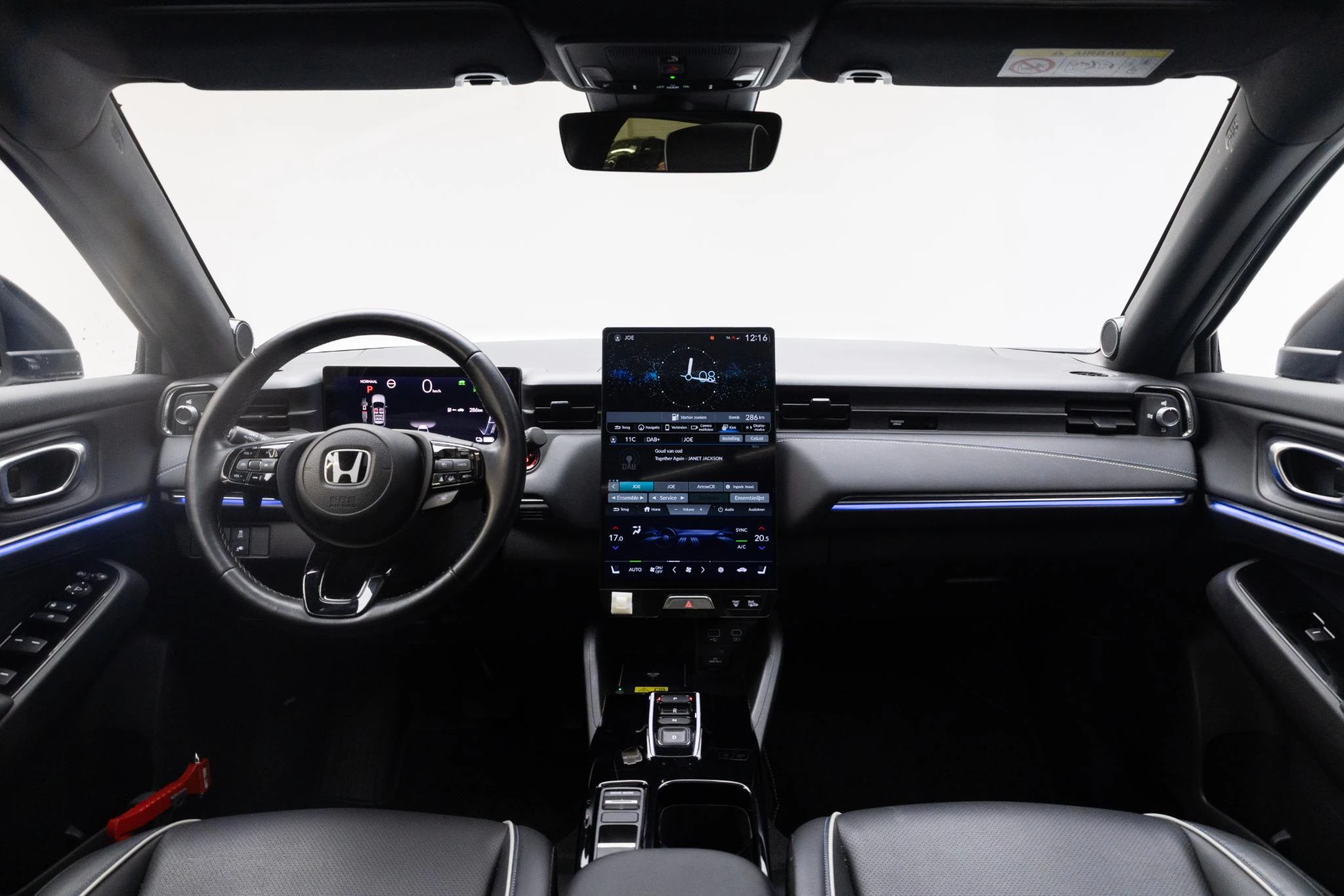 Hoofdafbeelding Honda e:Ny1
