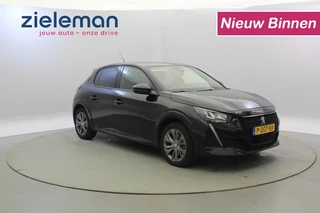 Hoofdafbeelding Peugeot e-208 Peugeot e-208 Allure Pack 50 kWh - Digitaal Cockpit, Camera, Carplay, Half Leer, SOH 91%