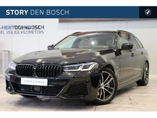 BMW 5 Serie Touring 530e xDrive M Sport Automaat / Trekhaak / Achteruitrijcamera / Laserlight /  Adaptief onderstel / Comfort Access / Head-Up / Stoelverwarming / Live Cockpit Professional