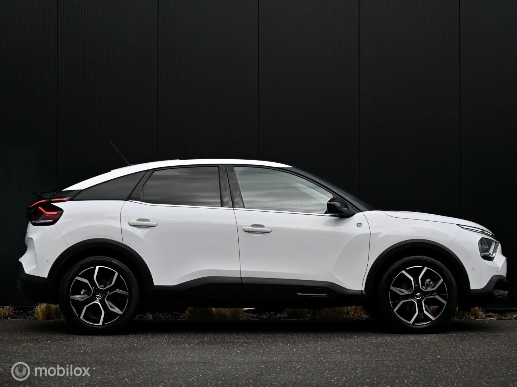 Hoofdafbeelding Citroën ë-C4