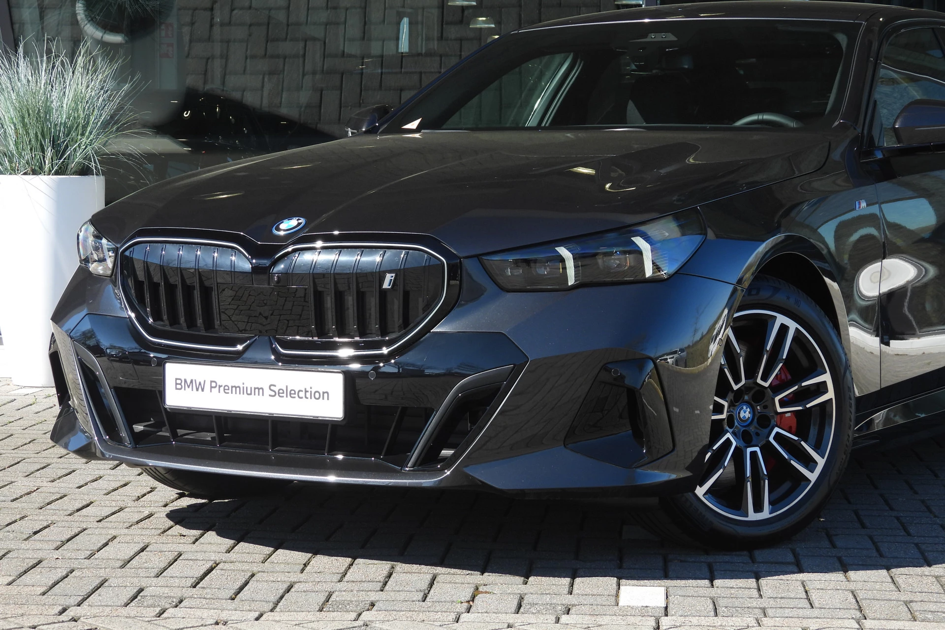 Hoofdafbeelding BMW i5