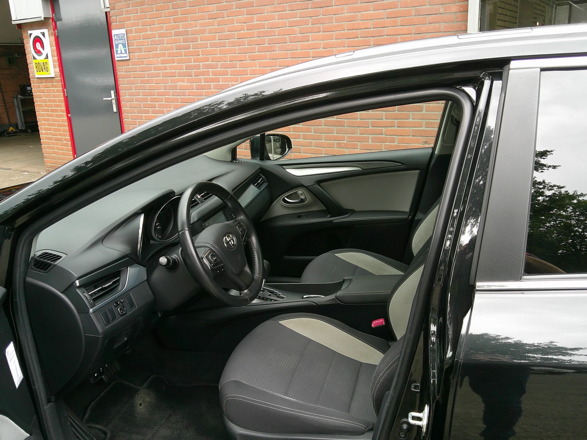 Hoofdafbeelding Toyota Avensis