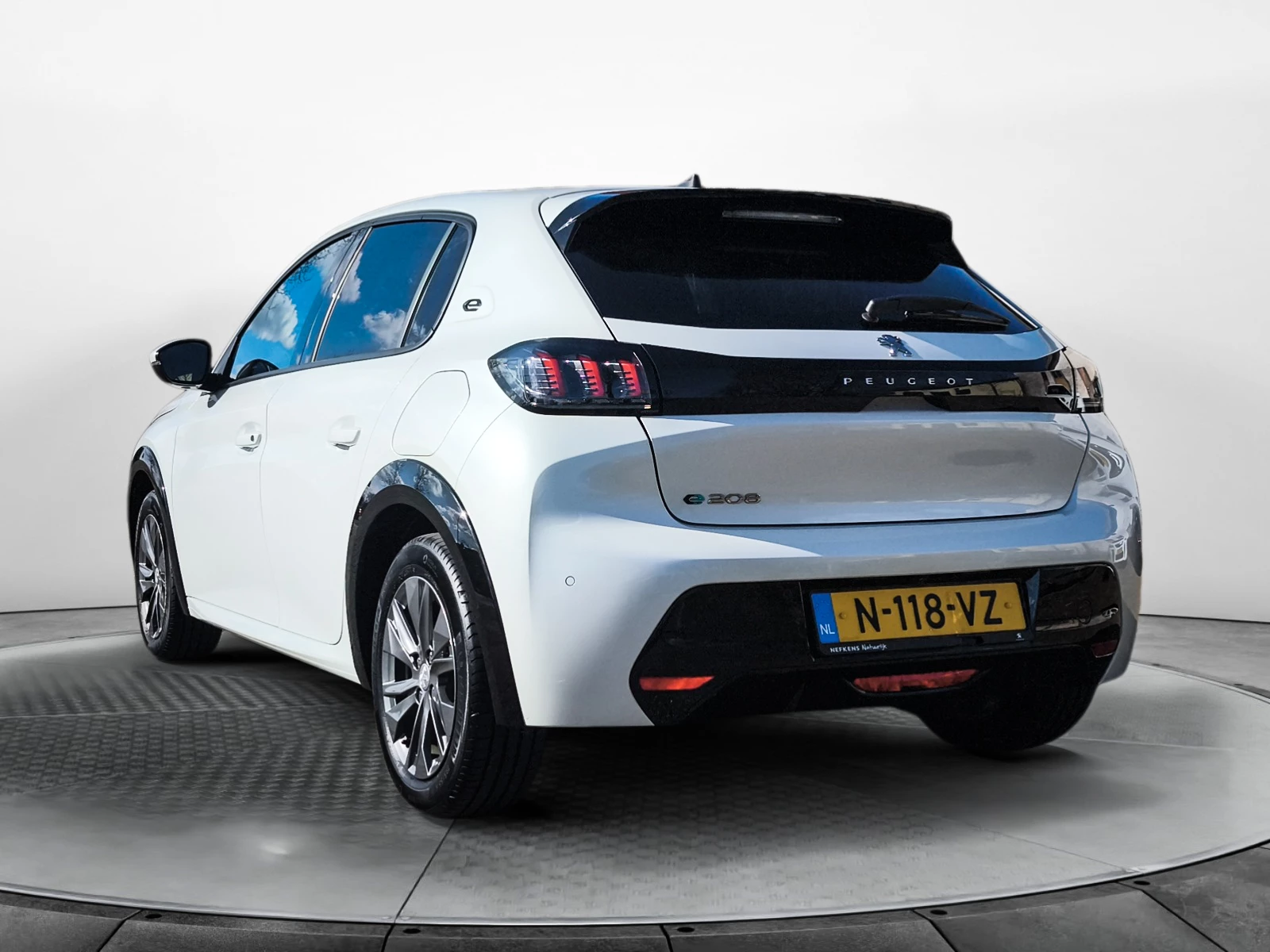 Hoofdafbeelding Peugeot e-208
