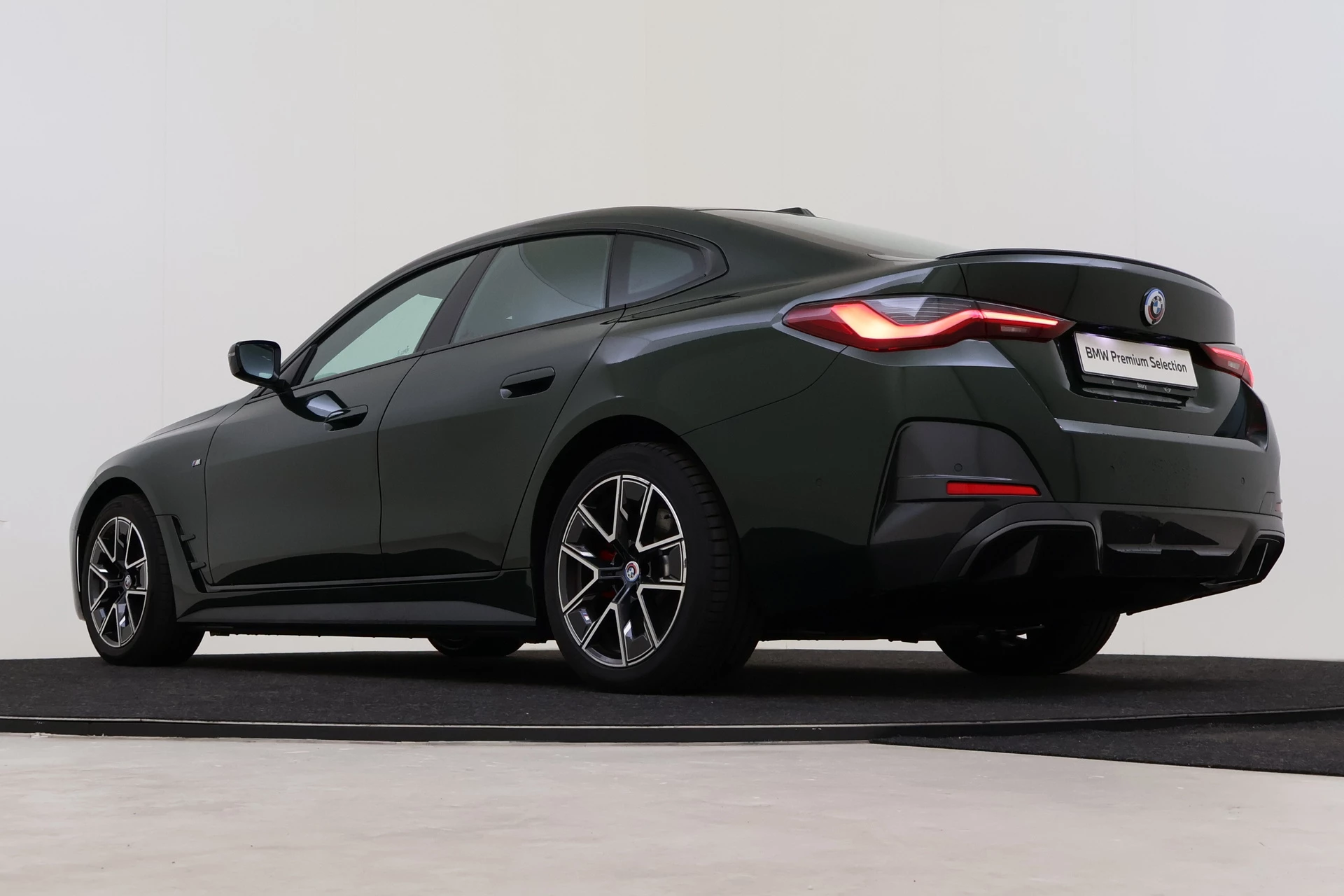 Hoofdafbeelding BMW i4