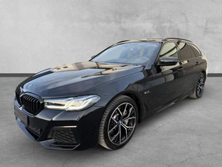 BMW 5 Serie Touring 530e M-SPORT ** LASER, NAVI+, LEDER, PANORAMA, TREKH, 19-inch LMV, HuD ** 1e EIG - UNFALLFREI - BMW GAR ** ** INFORMEER OOK NAAR ONZE AANTREKKELIJKE FINANCIAL-LEASE TARIEVEN **