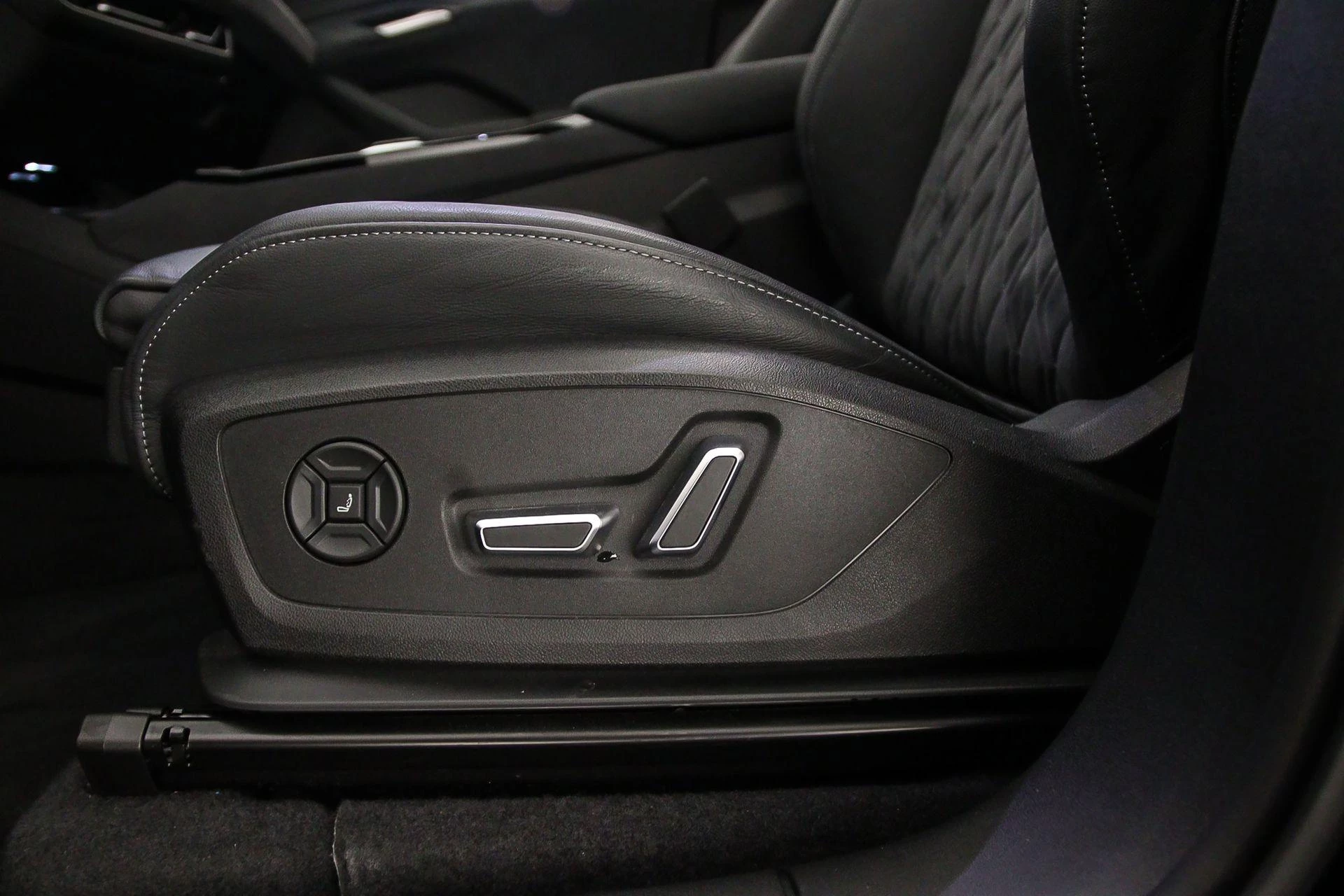 Hoofdafbeelding Audi Q6 e-tron