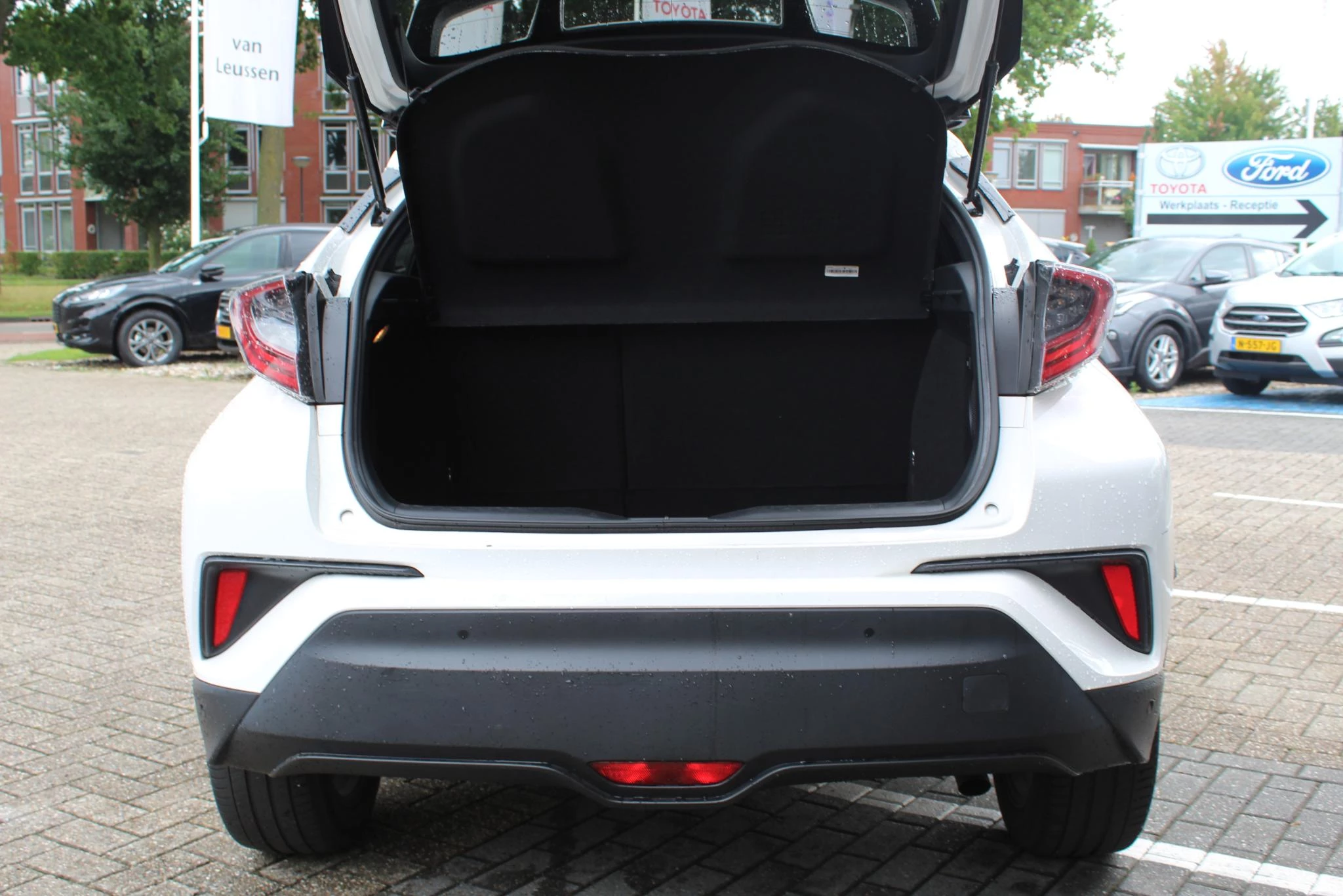 Hoofdafbeelding Toyota C-HR