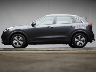 Kia Niro 1.6 GDi Hybrid ExecutiveLine Sport (APPLE CARPLAY,NAVI,CAMERA,CLIMATE,CRUISE,LED,TREKHAAK,DAB,SPORTSTOELEN,NETTE STAAT)