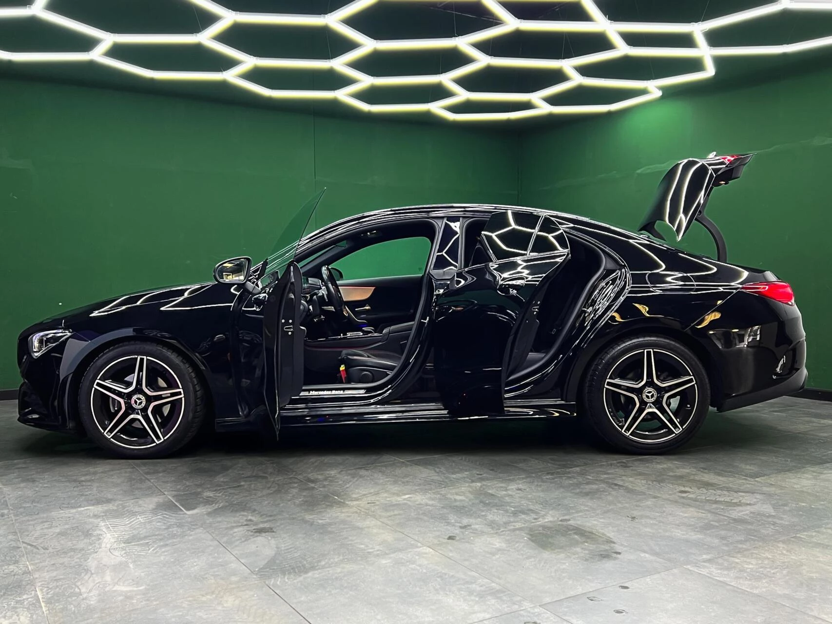 Hoofdafbeelding Mercedes-Benz CLA