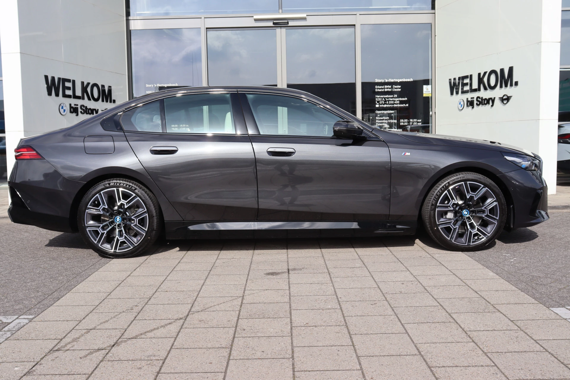 Hoofdafbeelding BMW i5
