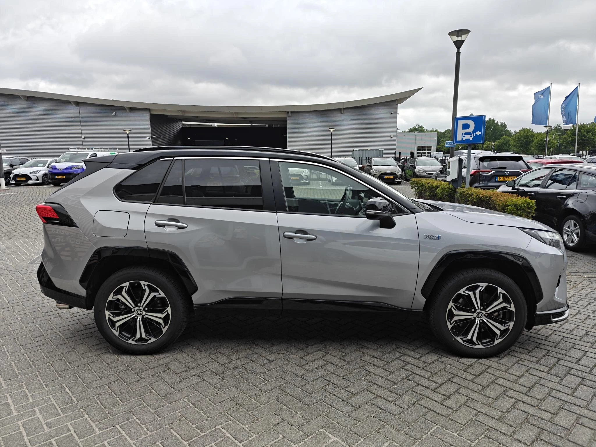 Hoofdafbeelding Toyota RAV4