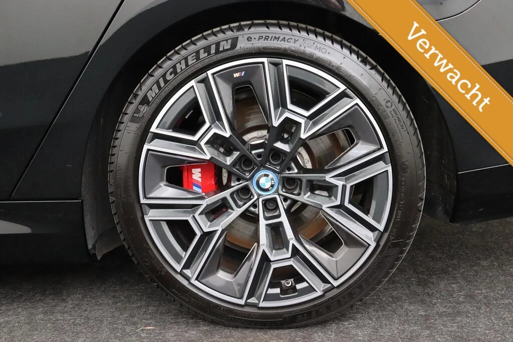 Hoofdafbeelding BMW i5