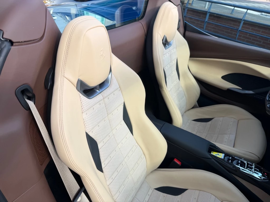 Hoofdafbeelding Ferrari 296