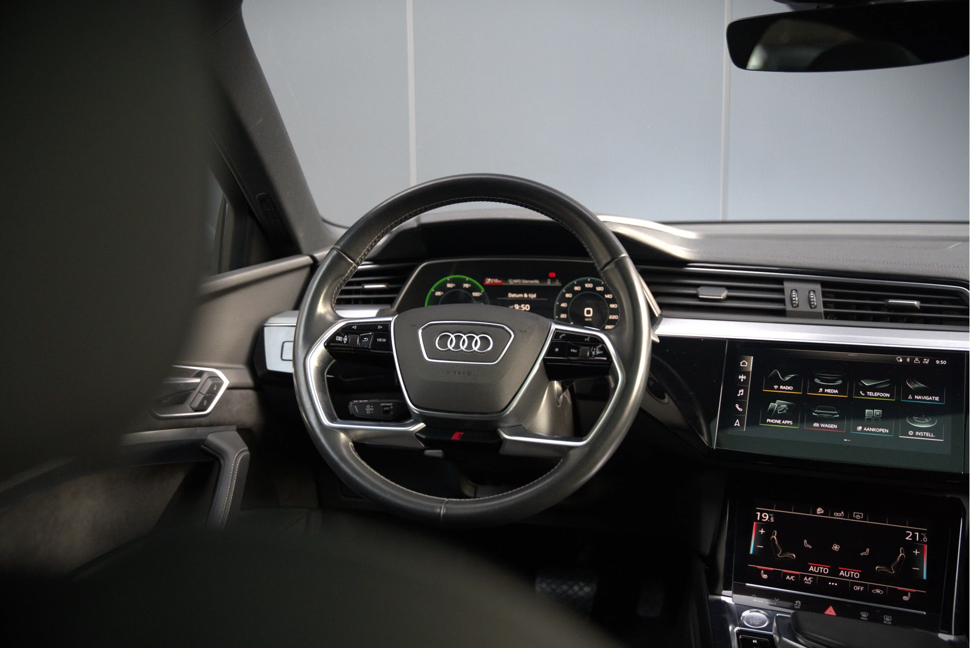 Hoofdafbeelding Audi e-tron