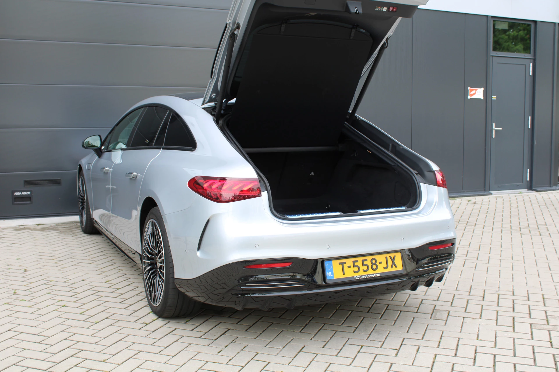 Hoofdafbeelding Mercedes-Benz EQS