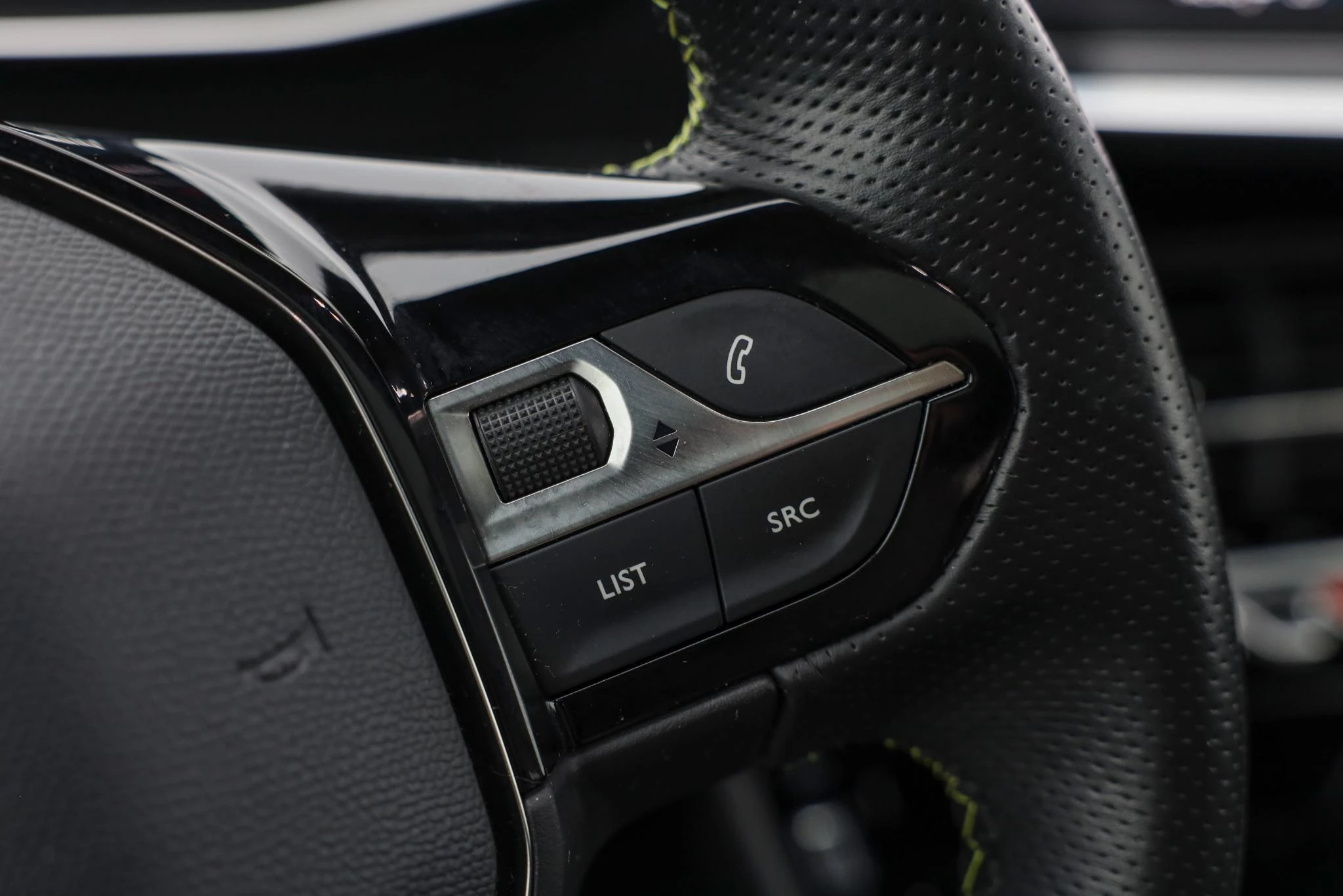 Hoofdafbeelding Peugeot e-2008