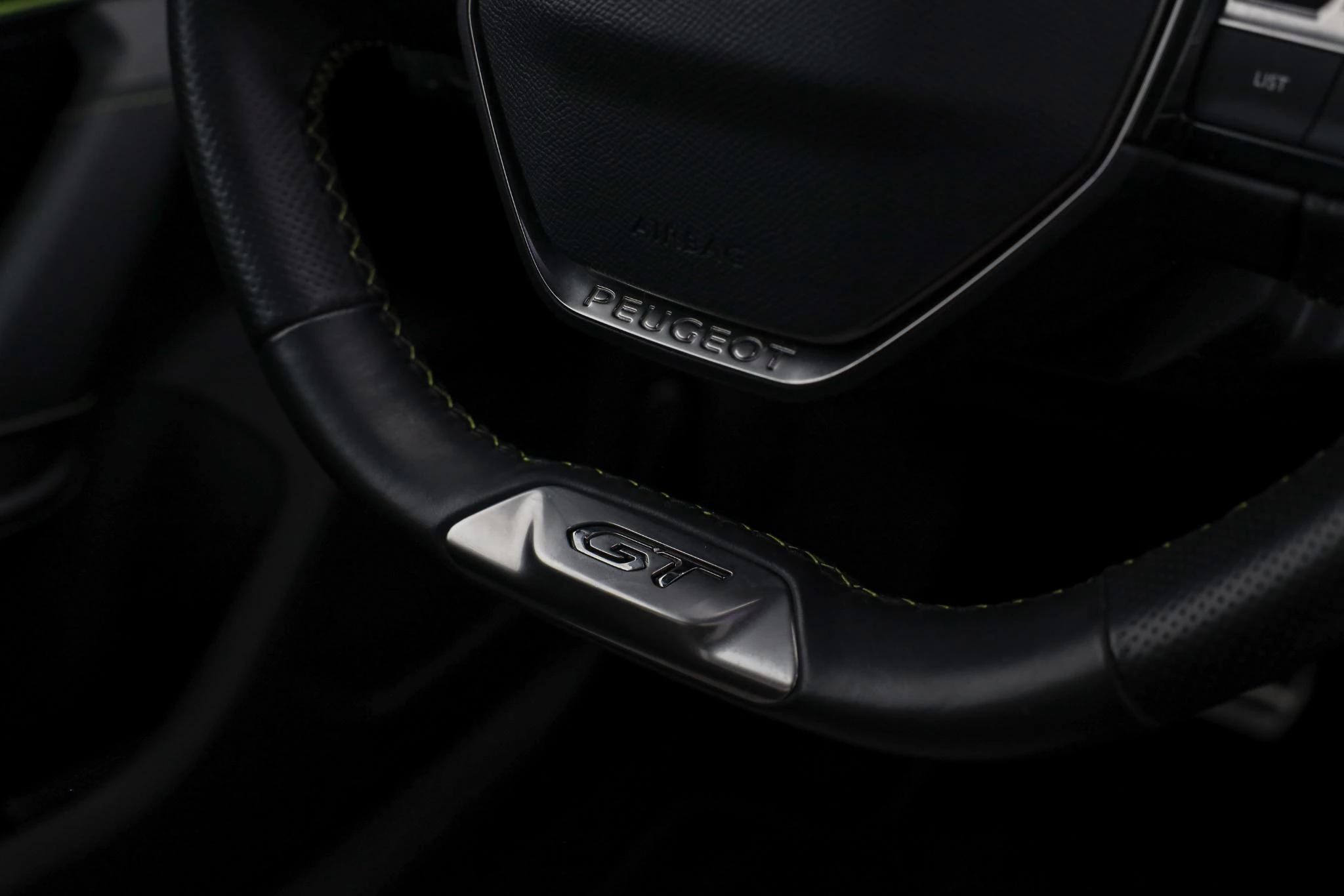 Hoofdafbeelding Peugeot e-2008