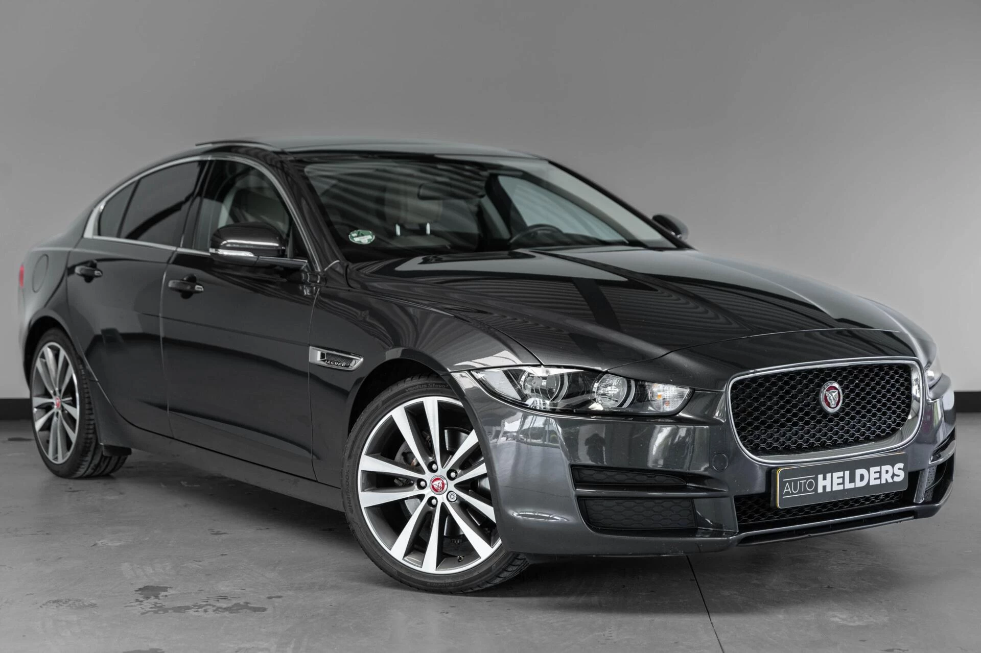 Hoofdafbeelding Jaguar XE