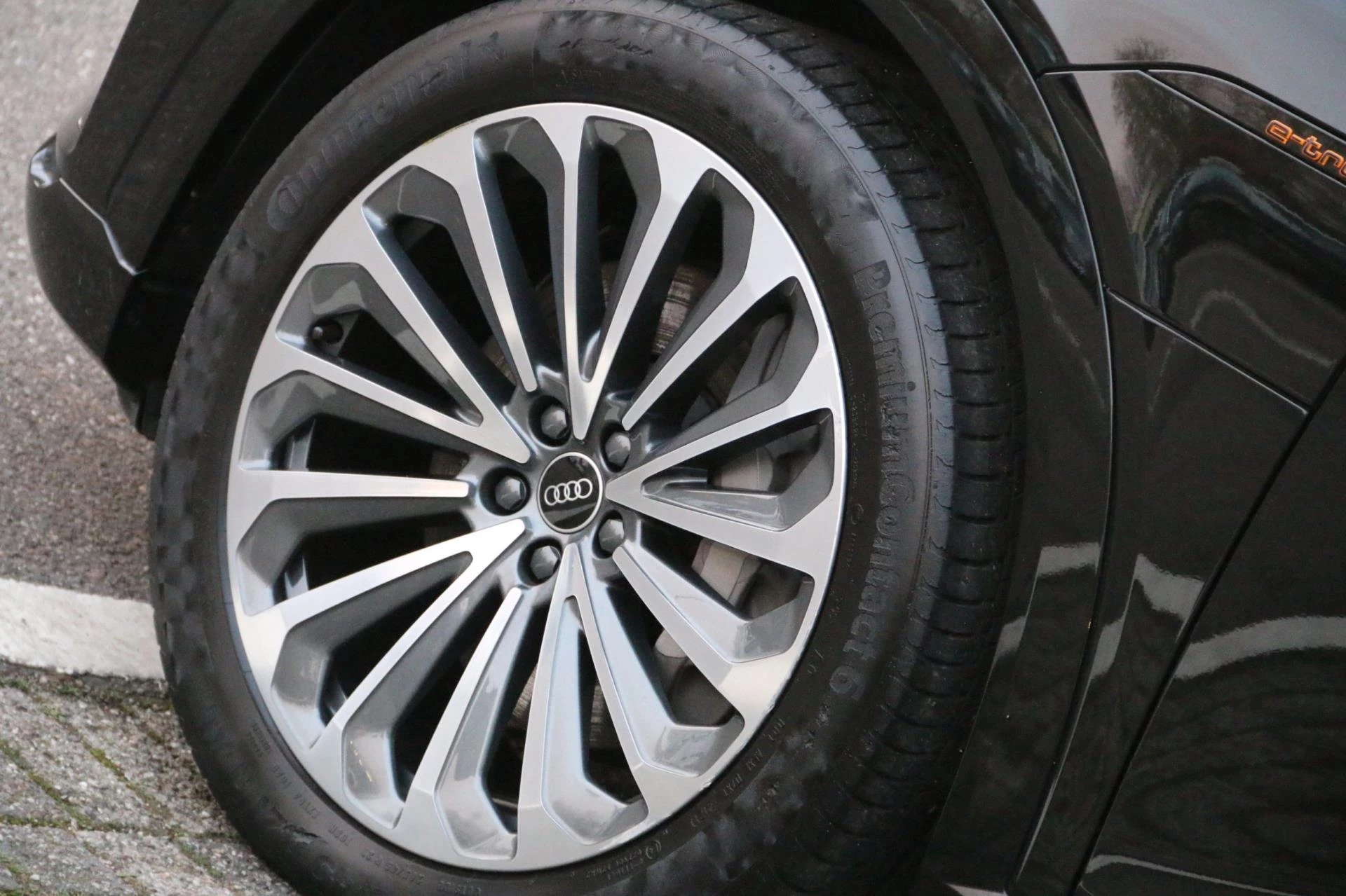 Hoofdafbeelding Audi e-tron