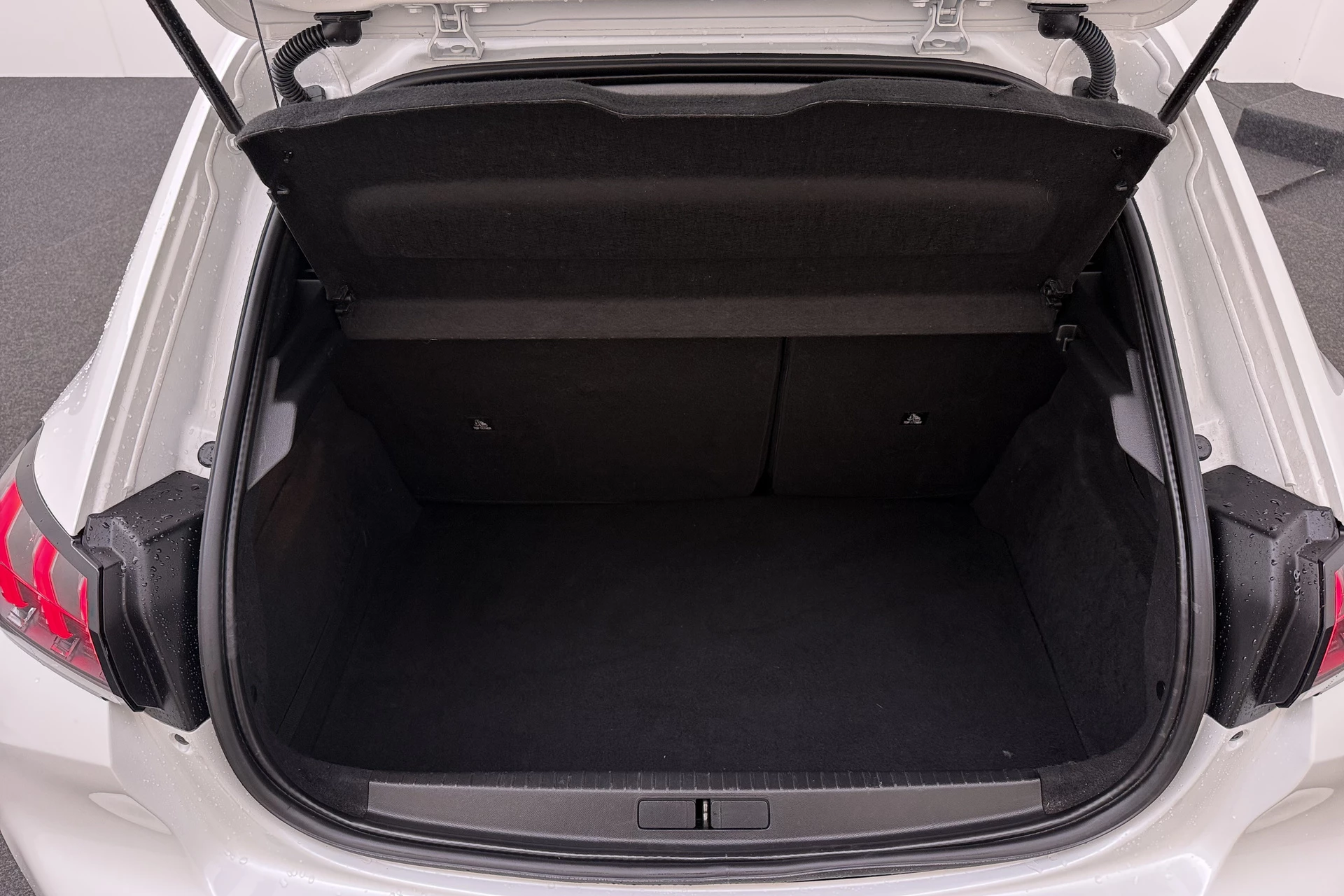 Hoofdafbeelding Peugeot e-208