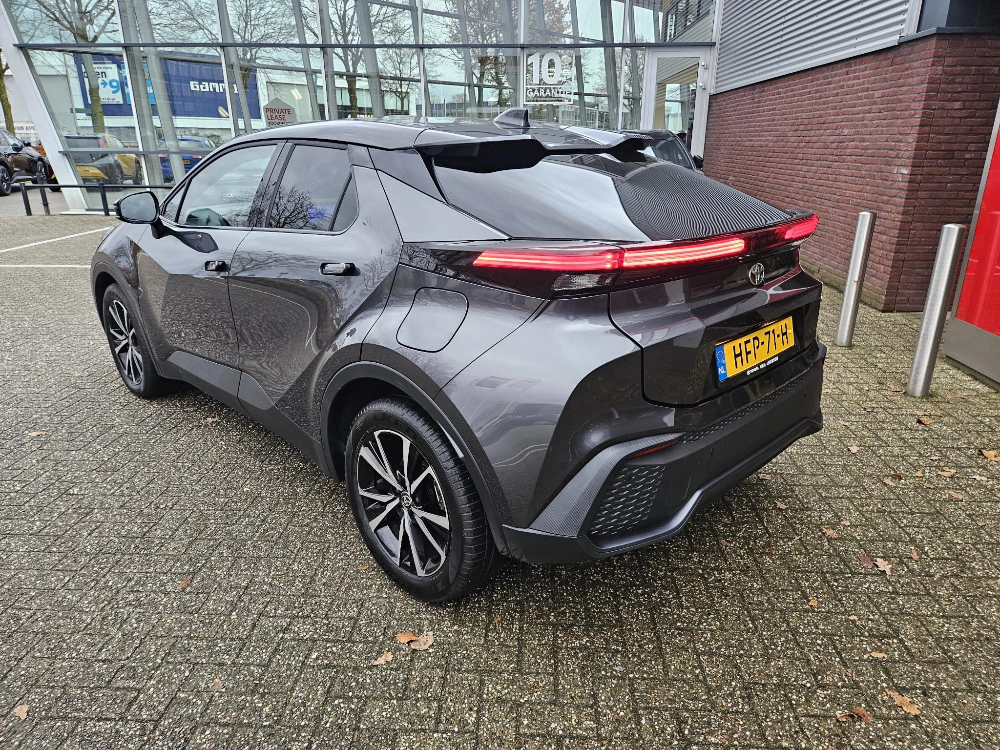 Hoofdafbeelding Toyota C-HR