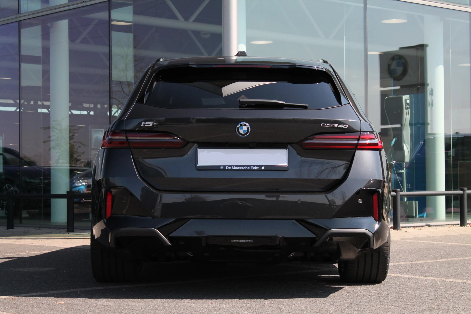 Hoofdafbeelding BMW i5