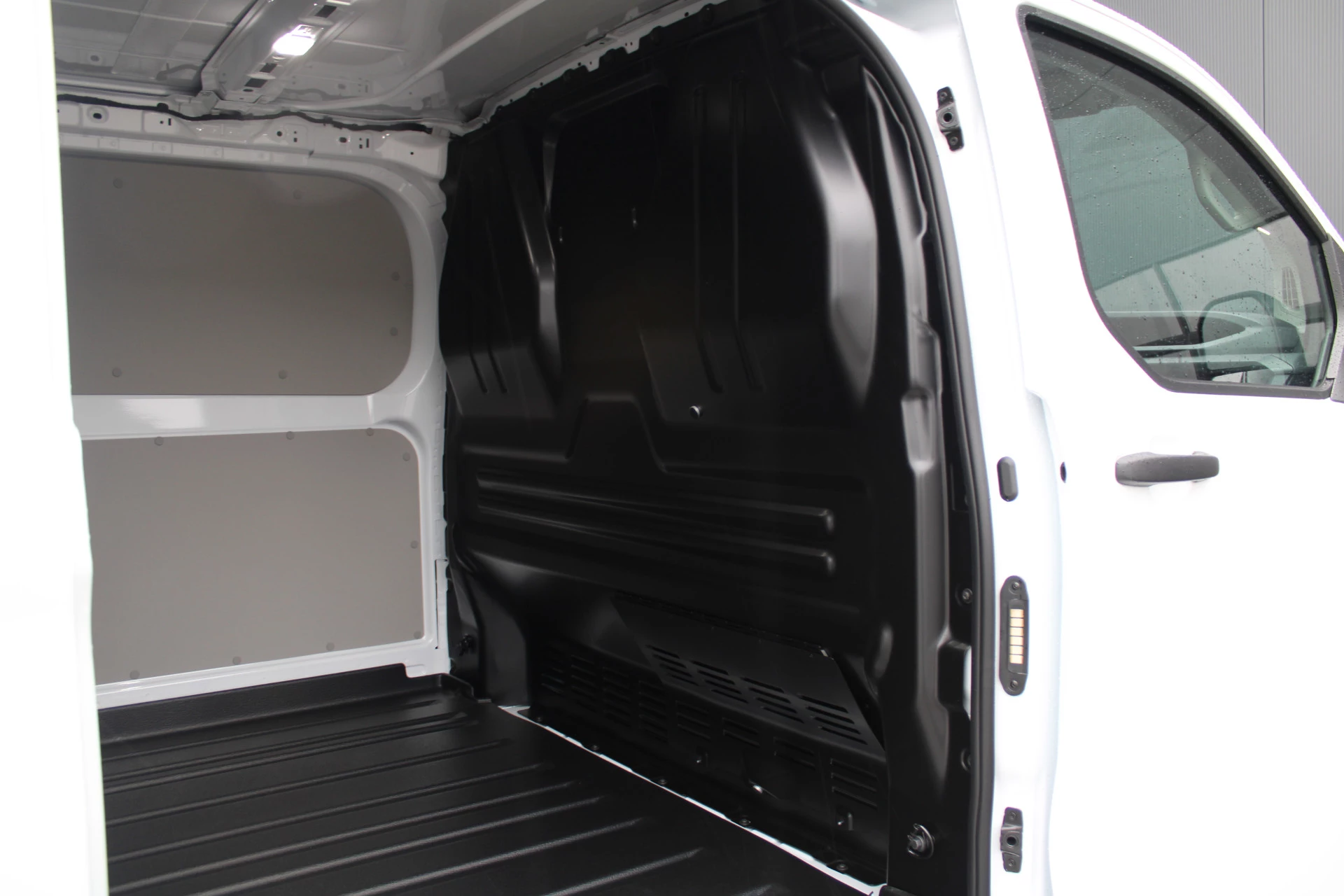 Hoofdafbeelding Ford E-Transit Custom