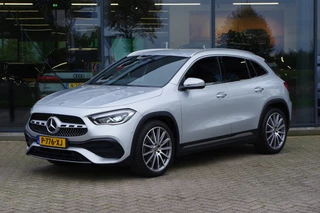 Hoofdafbeelding Mercedes-Benz GLA Mercedes-Benz GLA 180 AMG Line Automaat, Trekhaak, Groot-Navigatie, Camera, Sfeerverlichting, Carplay