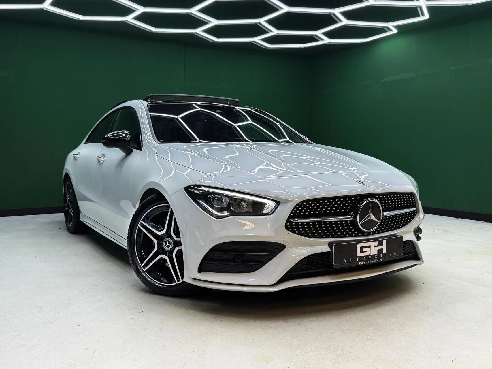 Hoofdafbeelding Mercedes-Benz CLA
