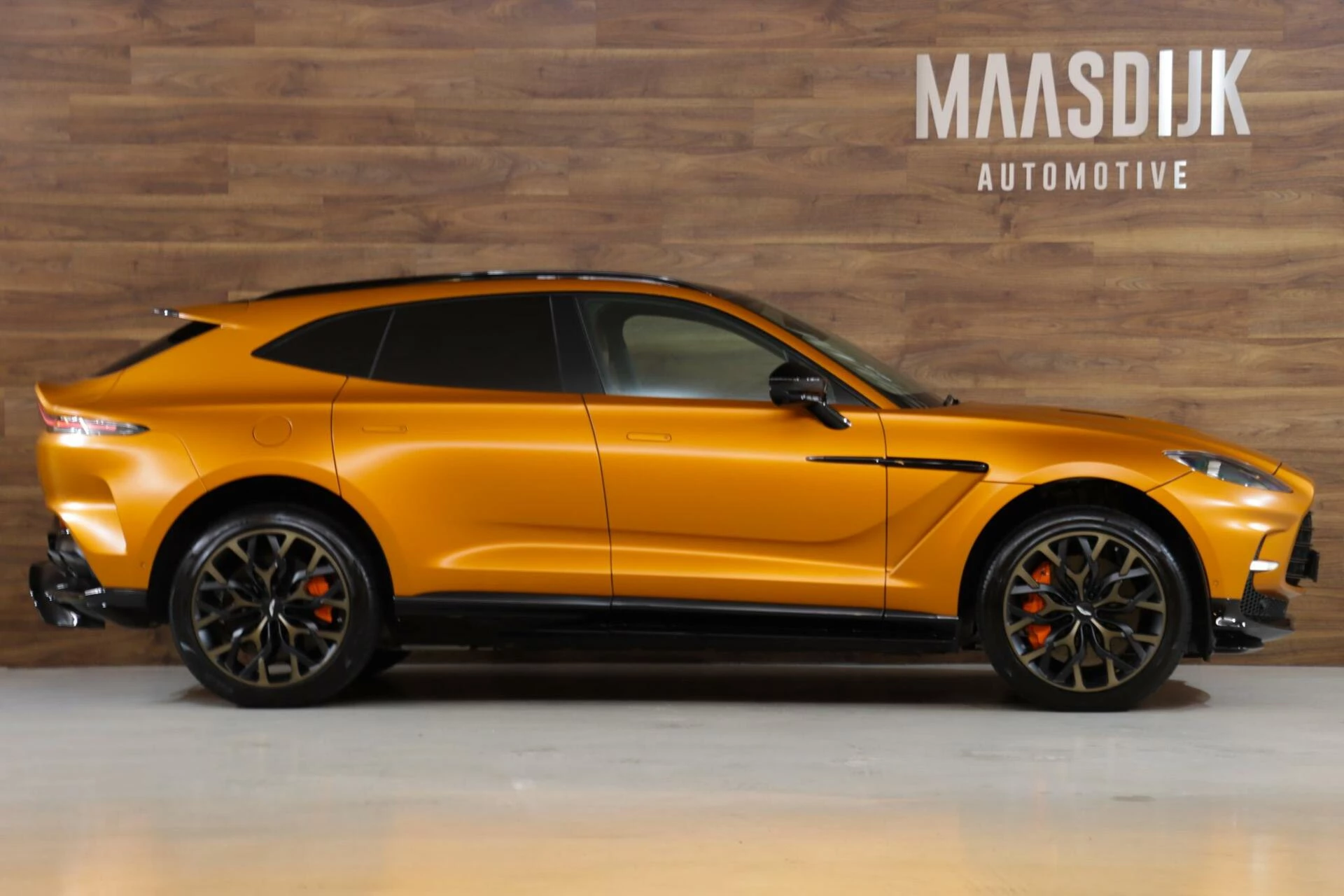 Hoofdafbeelding Aston Martin DBX