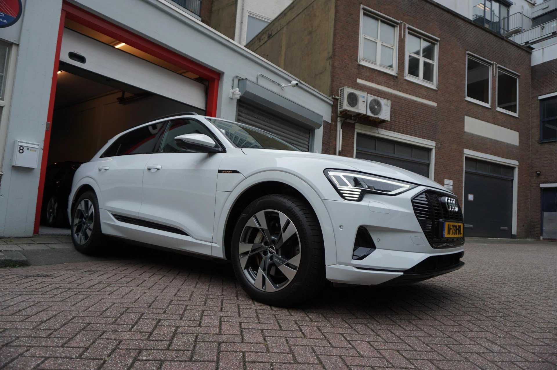 Hoofdafbeelding Audi e-tron